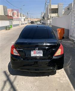 نيسان فيرسا